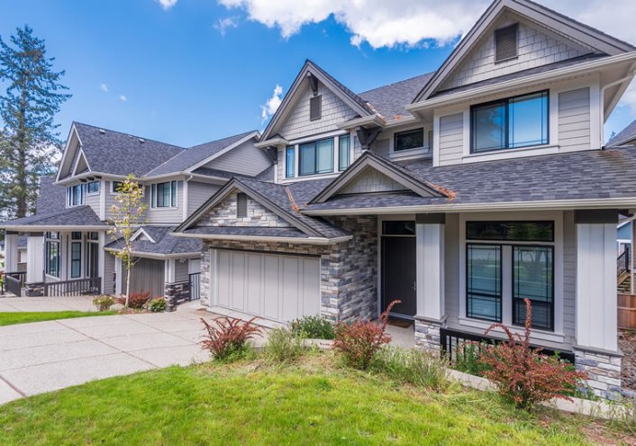 Should You Go With Siding Repair or Replacement?