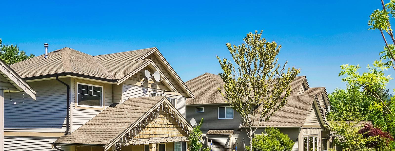 Roofers in  Monroe, GA