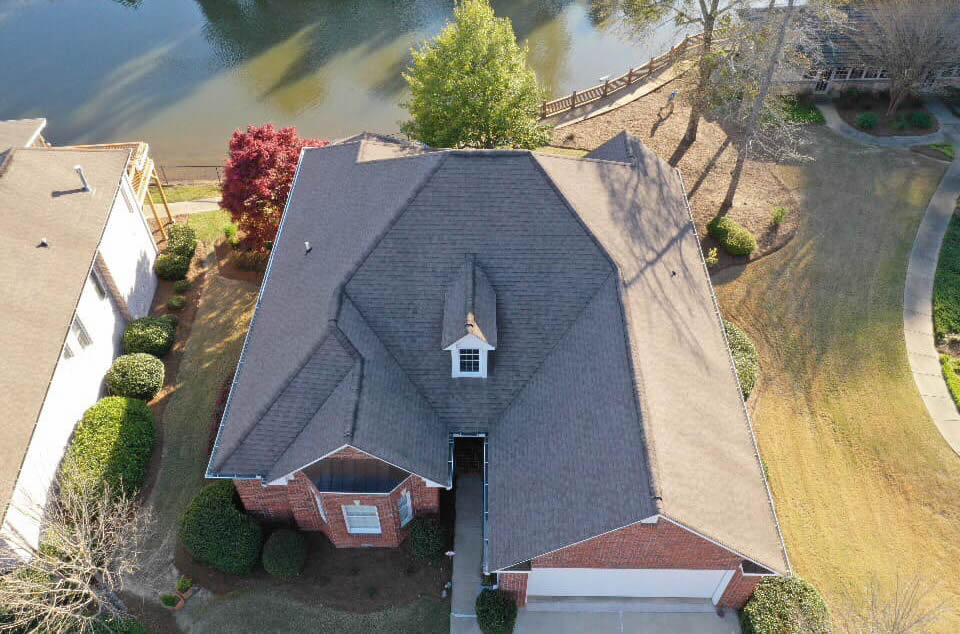 Roofers in  Loganville, GA
